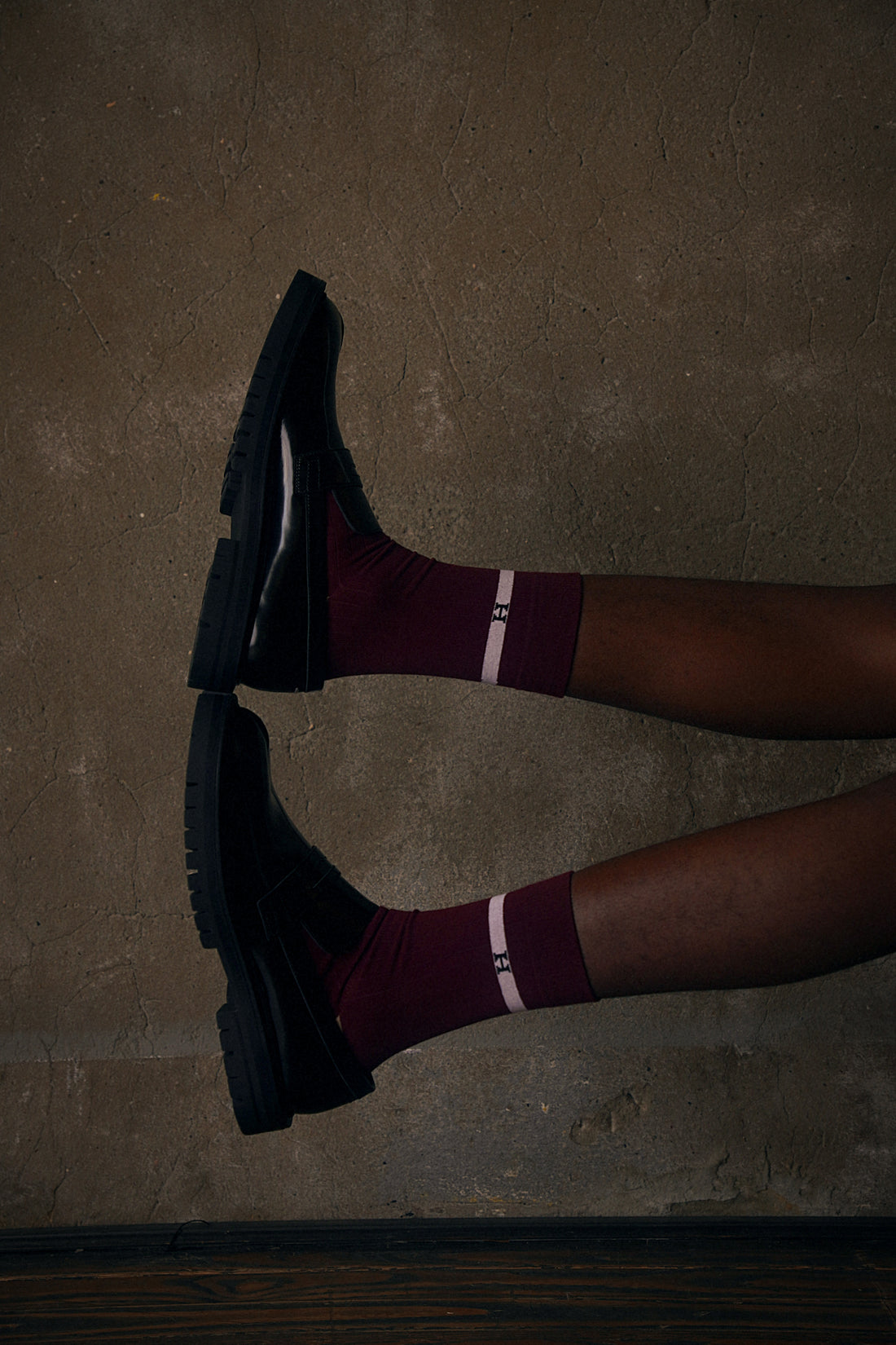 HILTAURA: Maroon Crest Socks (2 Pairs)